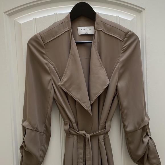 Babaton Kahlo Robe - Picture 2 of 3